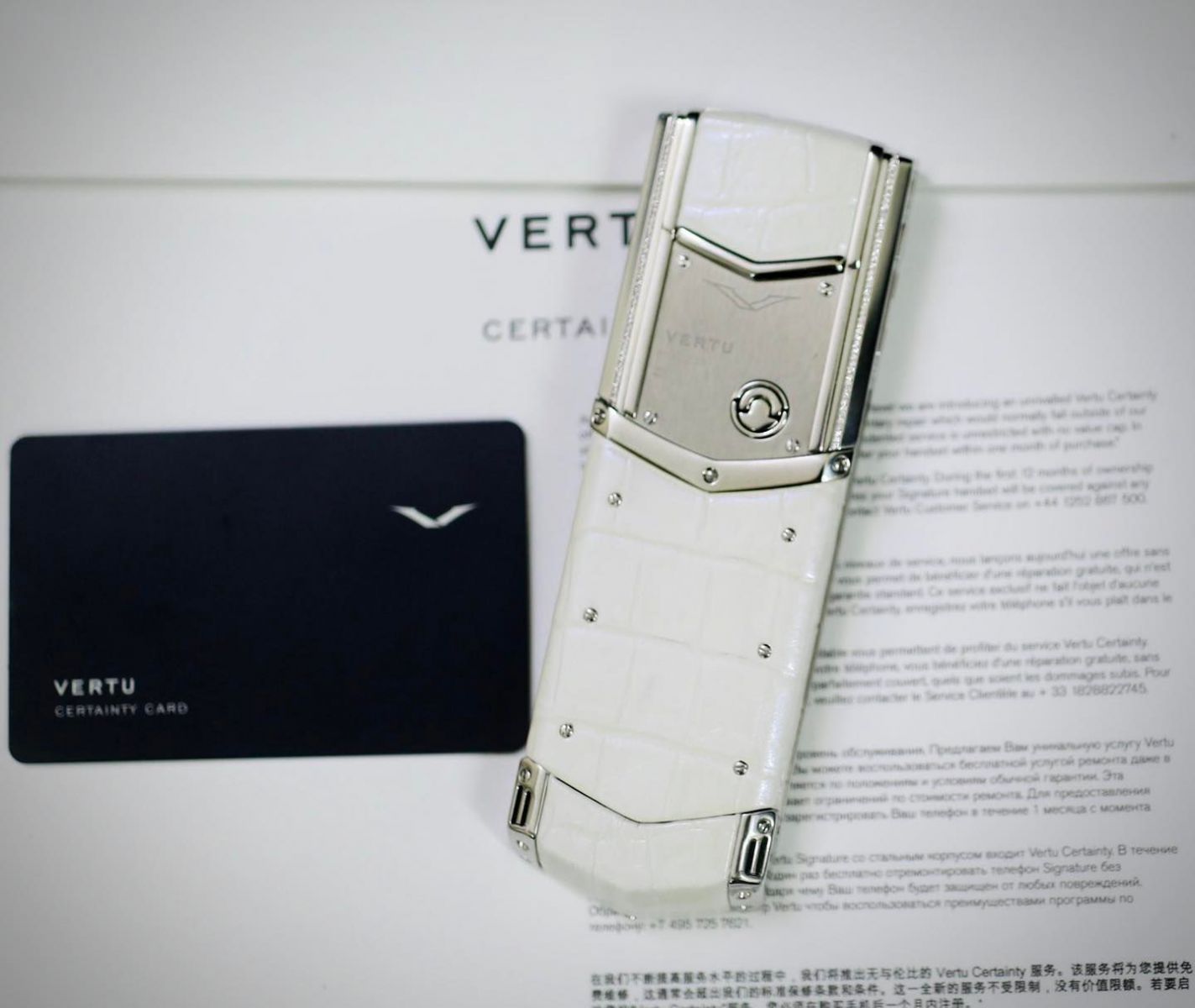 Vertu Signature S White Alligator Diamond Mother Of Pearl - Hoàng Luxury