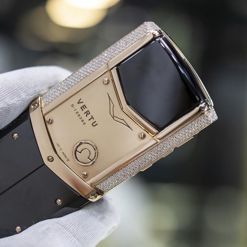 VERTU SIGNATURE S VÀNG KHỐI FULL KIM CƯƠNG SIÊU PHẨM GIÀU SANG