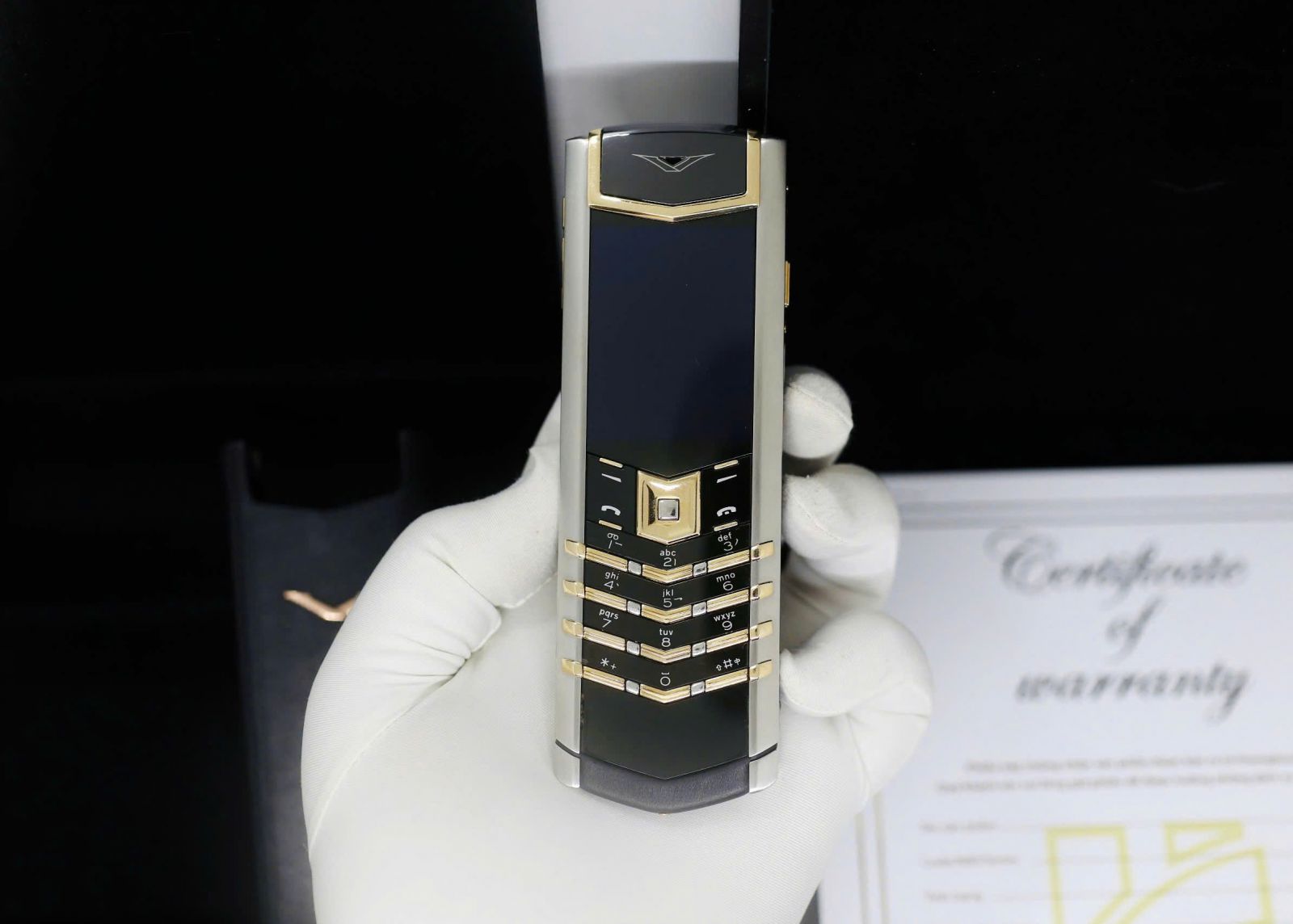 Thế nào là Vertu chính hãng?