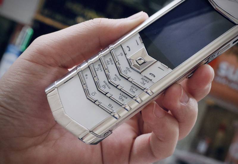 Vertu signature S - đa dạng màu sắc