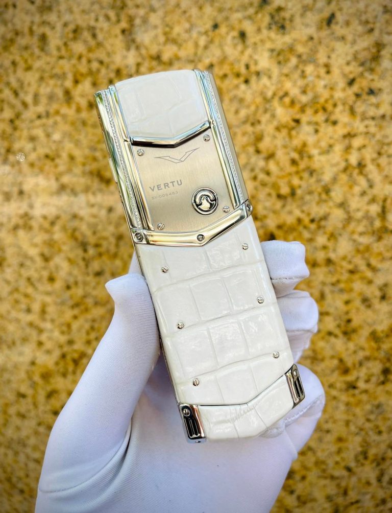 Vertu Signature S White Mother Of Pearl – Hoàng Luxury Vertu Signature S White Mother Of Pearl – Hoàng Luxury