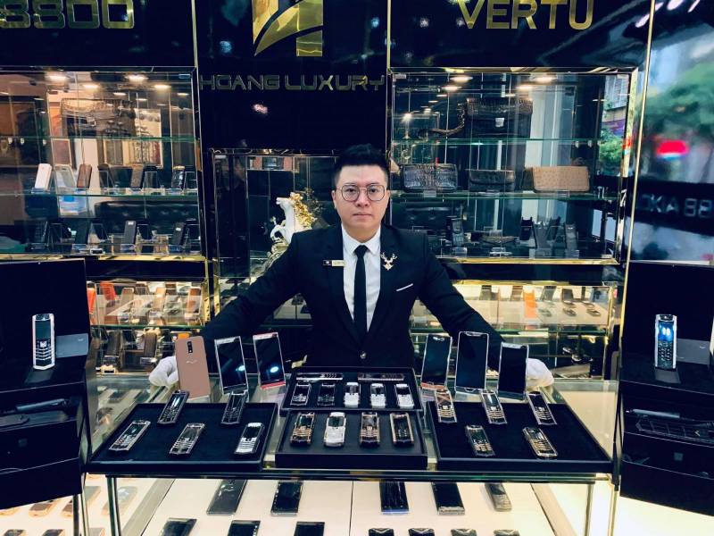 Anh Hoàng giờ là doanh nhân có tiếng trong sưu tầm Vertu chính hãng Anh Hoàng giờ là doanh nhân có tiếng trong sưu tầm Vertu chính hãng