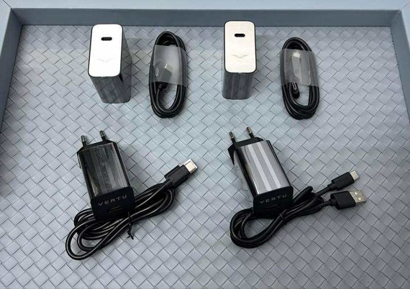 Bộ sạc vertu meta1,meta 2