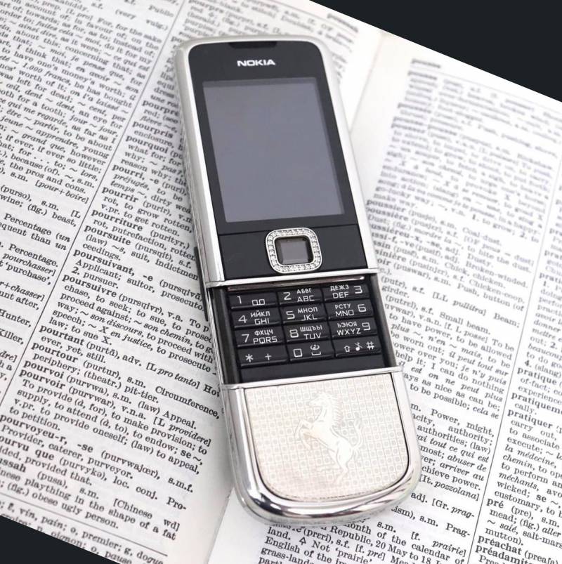 NOKIA 8800 SAPPHIRE NGỰA BẠC LIKE NEW